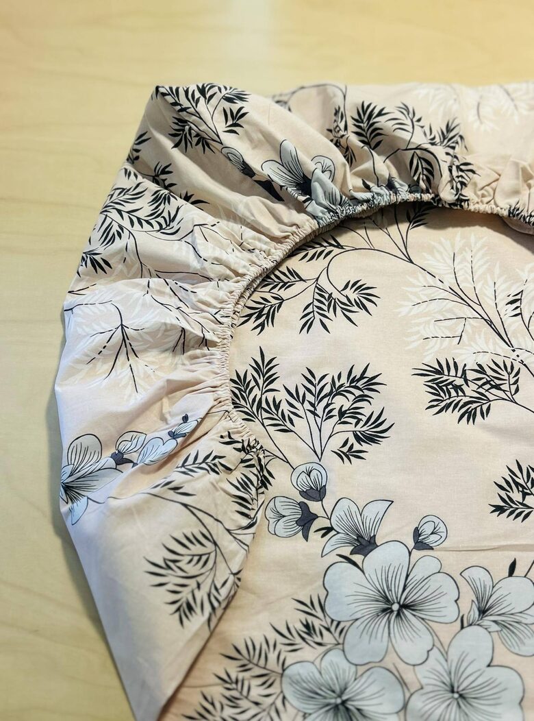 Kokvilnas palags “Puķes uz gaiši rozā fona”