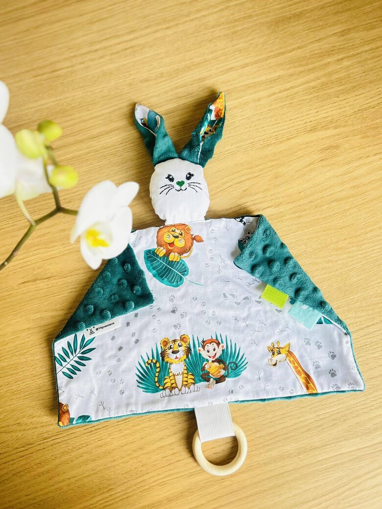 Miega zaķītis no minky flīsa un kokvilnas "Džungļos "