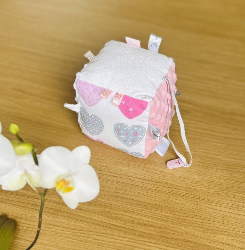 Attīstošais sensora kubs “Sirsniņas”