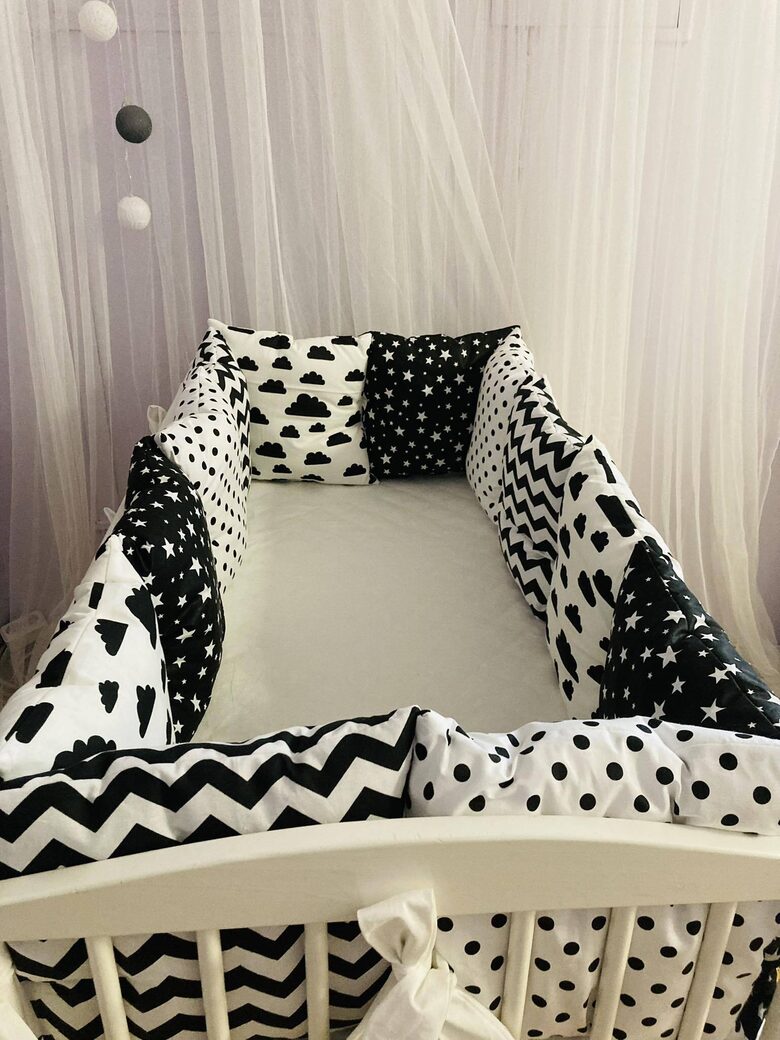 Mīkstās apmalītes gultiņai “Melnbalta pasaule”