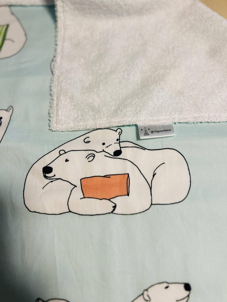 Mitrumnecaurlaidīgs aprūpes paladziņš "Baltie lāči"