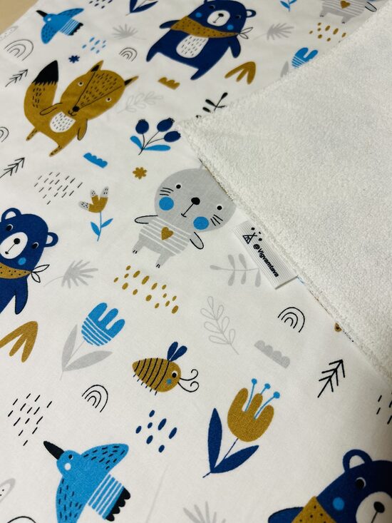 Mitrumnecaurlaidīgs aprūpes paladziņš “Meža dzīvnieki uz baltā fona”