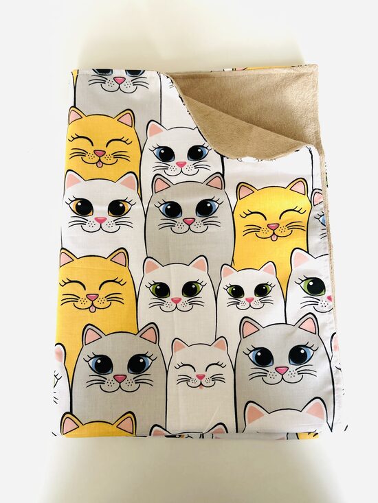 Mitrumnecaurlaidīgs aprūpes paladziņš “Kaķīšu kompānija”