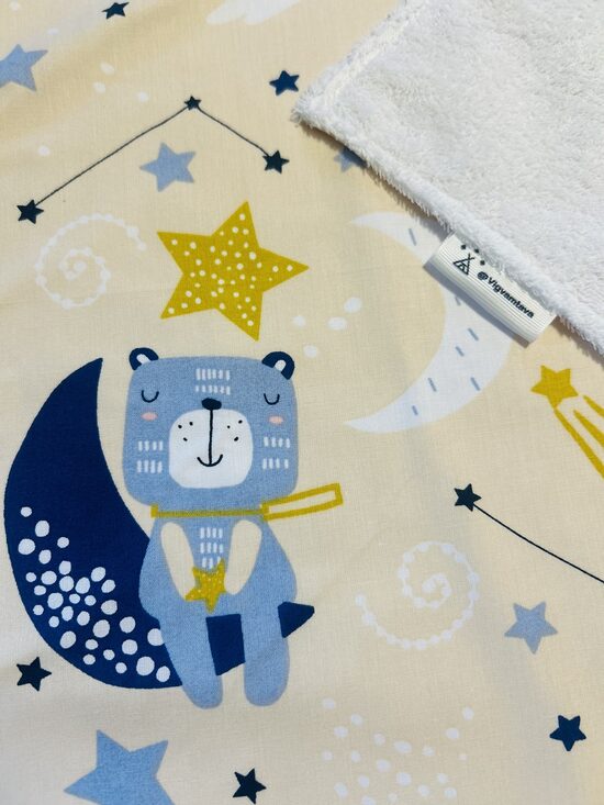 Mitrumnecaurlaidīgs aprūpes paladziņš “Lāči debesīs uz bēšīgā fona” 