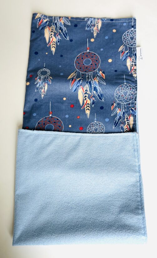 Mitrumnecaurlaidīgs aprūpes paladziņš “Sapņu ķērāji uz zilā fona”