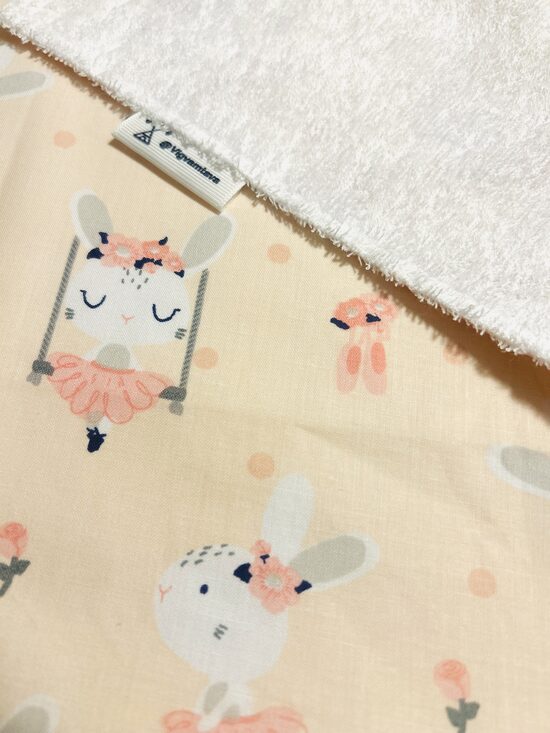 Mitrumnecaurlaidīgs aprūpes paladziņš “Mīļi zaķīši”